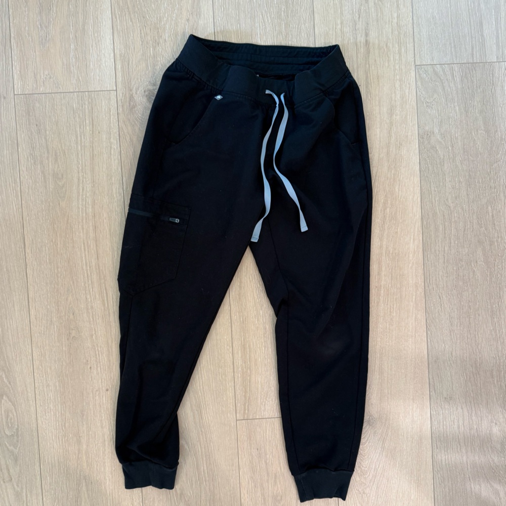 Figs Black Joggers with Elastic Cuffs and Drawstring